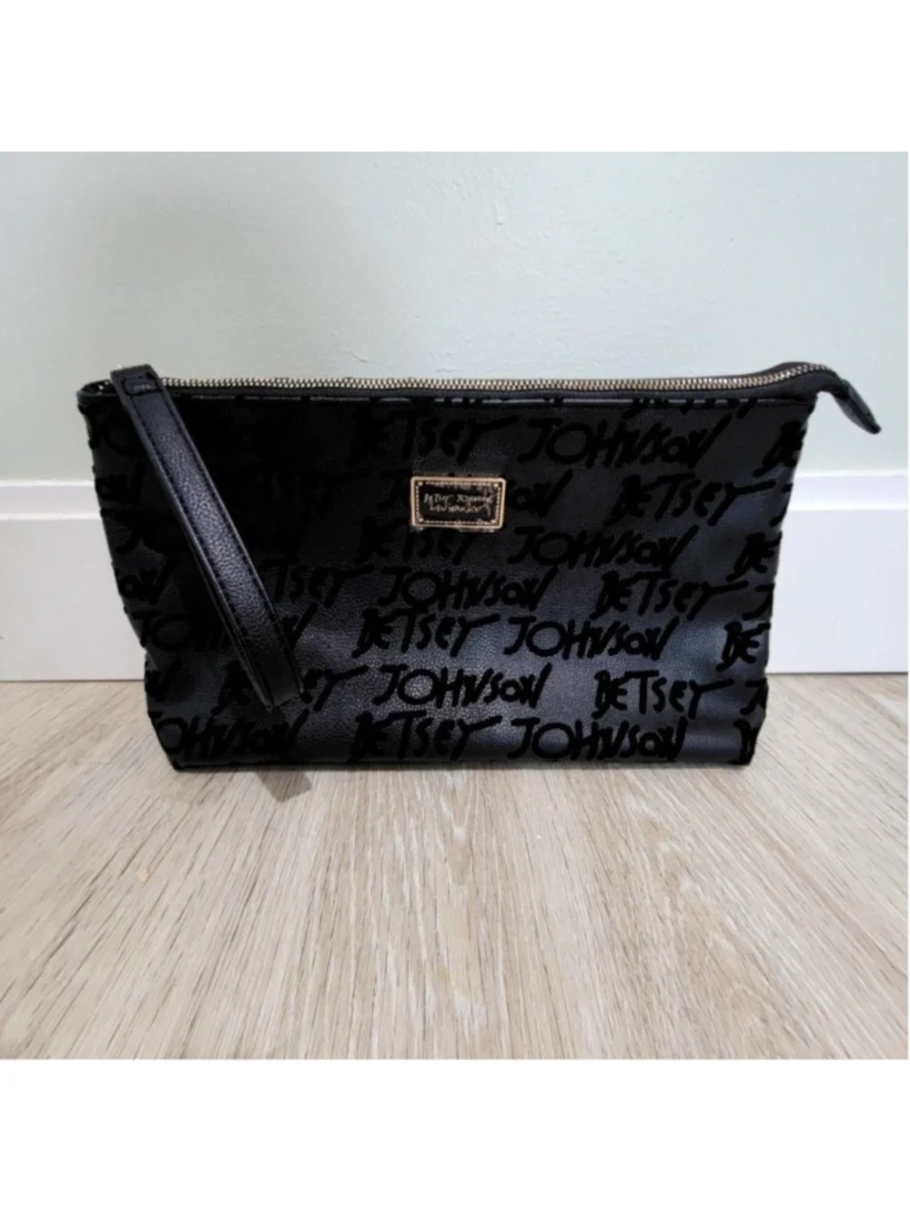 Betsey Johnson Clutch Bag Womens Small Black Logo Wristlet Faux Leather Zip